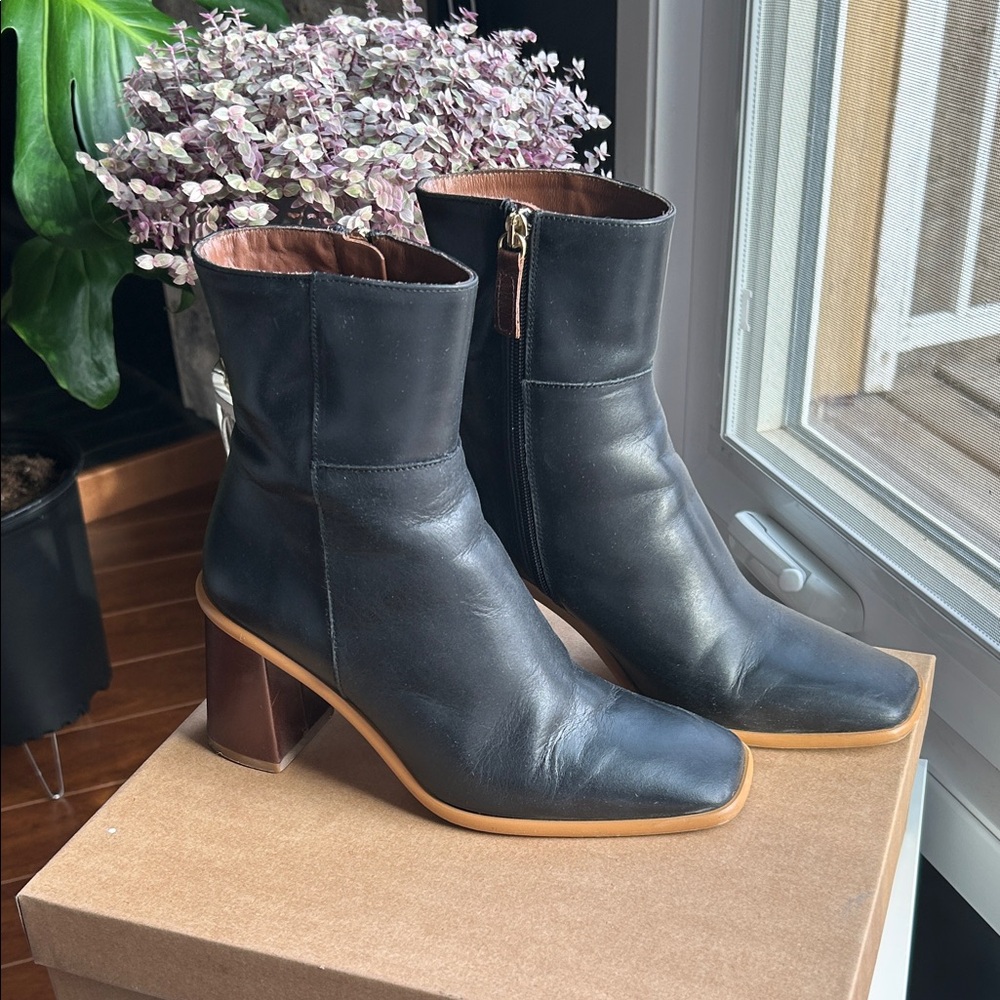 ALOHAS Black Leather Heeled Boots